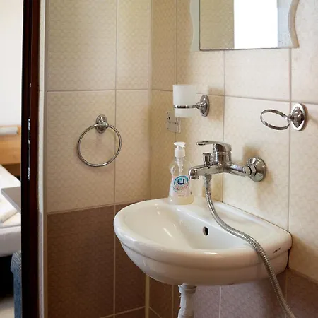 Къща за гости Marianas Обзор